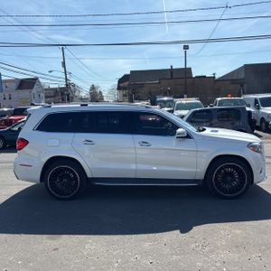 MERCEDES-BENZ GLS - 10