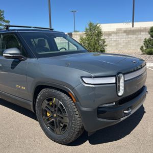 صورة مصغرة 13 لـ 2023 Rivian R1S ADVENTURE