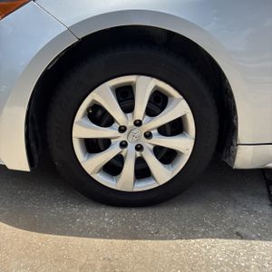 2023 Toyota COROLLA LE thumbnail 17