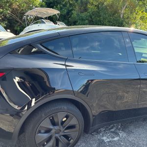 TESLA MODEL Y LONG RANGE - 9
