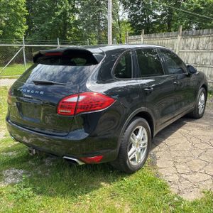 PORSCHE CAYENNE - 8
