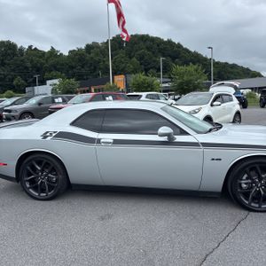 2023 Dodge CHALLENGER R/T — миниатюра 11