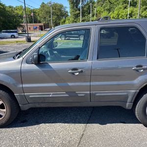 FORD ESCAPE XLT - 4