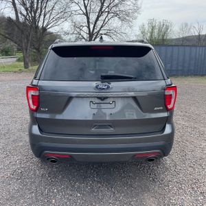 FORD EXPLORER XLT - 7