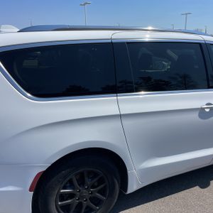 CHRYSLER PACIFICA TOURING L - 9