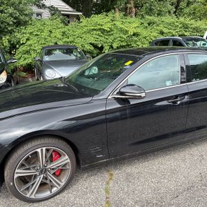 صورة 2 لـ 2025 Genesis G70 2.5T SPORT PRESTIGE