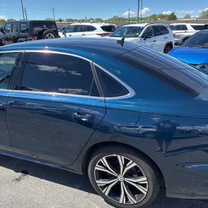 VOLKSWAGEN PASSAT SE - 6