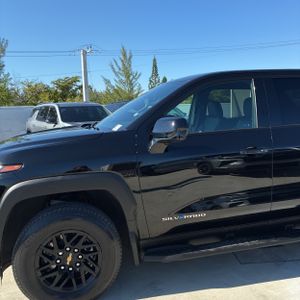 Chevrolet Silverado EV LT - 2