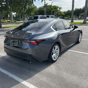 2025 Lexus IS 300 BASE — фото 8
