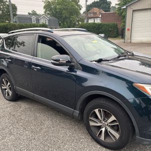 2017 Toyota RAV4 XLE — миниатюра 13