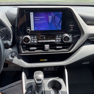 صورة مصغرة 40 لـ 2023 Toyota HIGHLANDER XLE