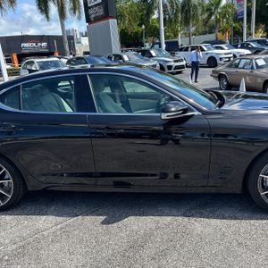 2025 Genesis G70 2.5T STANDARD photo 11