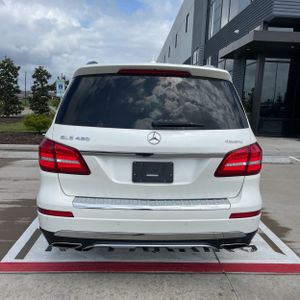 MERCEDES-BENZ GLS - 7