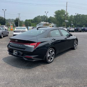 2023 Hyundai ELANTRA SEL photo 9