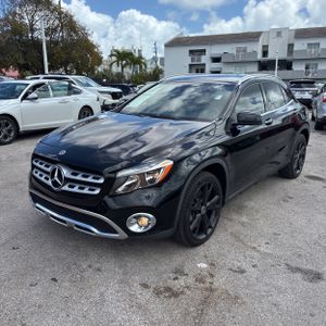 MERCEDES-BENZ GLA - 1