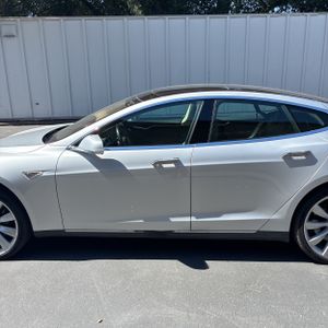 TESLA MODEL S BASE - 4
