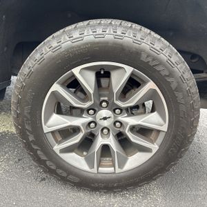 صورة 16 لـ 2021 Chevrolet SILVERADO 1500 RST