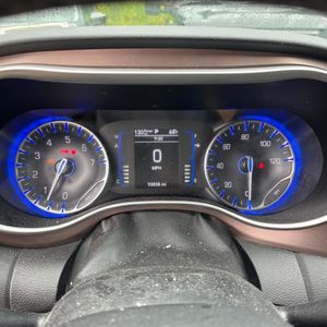 صورة 38 لـ 2023 Chrysler VOYAGER LX