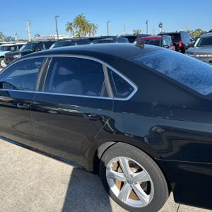 VOLKSWAGEN PASSAT 1.8T S - 6