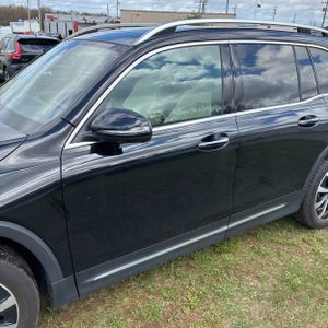 MERCEDES-BENZ GLB - 2