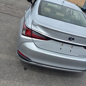 صورة مصغرة 54 لـ 2019 Lexus ES 300H BASE