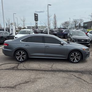 VOLKSWAGEN PASSAT SE - 10