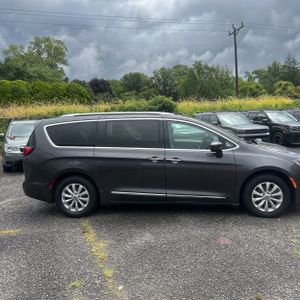 صورة 10 لـ 2019 Chrysler PACIFICA TOURING L
