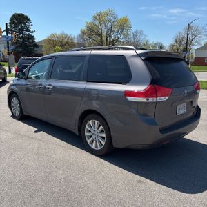 TOYOTA SIENNA - 5