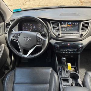 2017 Hyundai TUCSON LIMITED 照片 32