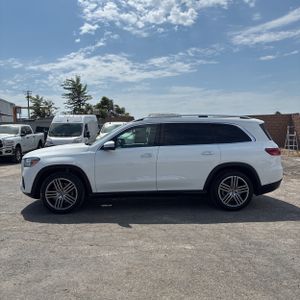 2025 Mercedes-BENZ GLS photo 3