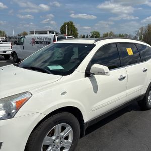CHEVROLET TRAVERSE LT - 2