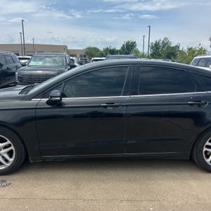FORD FUSION SE - 4