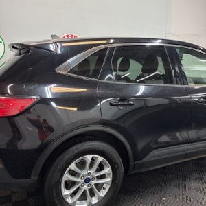 FORD ESCAPE SE - 9