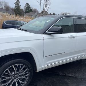 JEEP GRAND CHEROKEE L SUMMIT RESERVE - 2