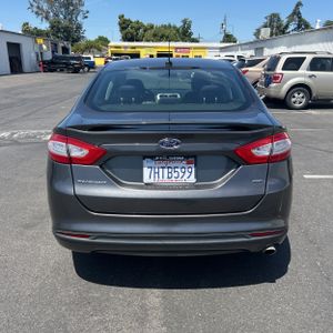 FORD FUSION SE - 7