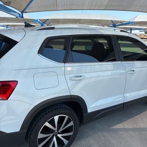 صورة 9 لـ 2024 Volkswagen TAOS SE