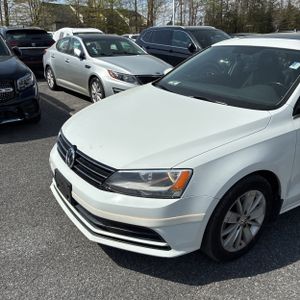 VOLKSWAGEN JETTA 1.4T SE - 2