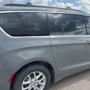 CHRYSLER PACIFICA TOURING L - 9
