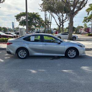 صورة 10 لـ 2025 Toyota CAMRY LE