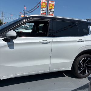 2024 Mitsubishi OUTLANDER SEL — фото 4