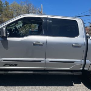 FORD F-150 LARIAT - 4