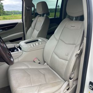 2015 Cadillac ESCALADE ESV LUXURY — фото 31