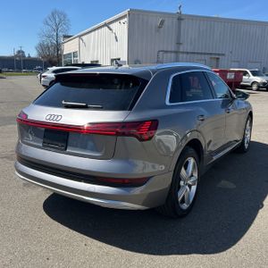 AUDI E-TRON QUATTRO PRESTIGE - 8
