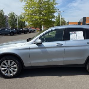 MERCEDES-BENZ GLC - 2