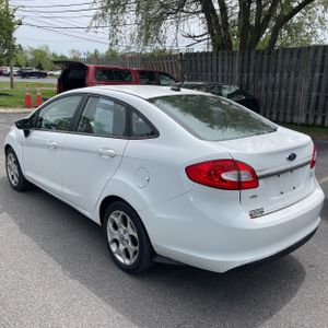 FORD FIESTA SEL - 5