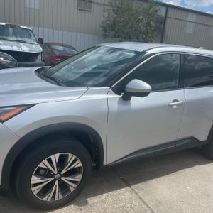 2021 Nissan ROGUE SV — фото 2