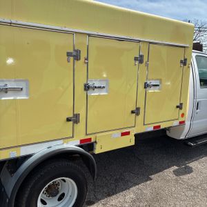 FORD E-450 CUTAWAY - 9