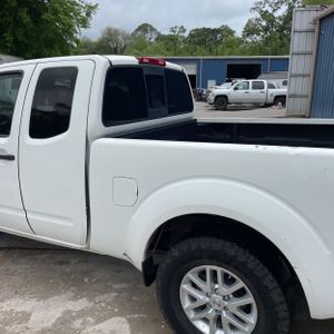 NISSAN FRONTIER SV-I4 - 6