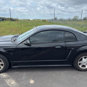 FORD MUSTANG BASE - 4