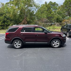 FORD EXPLORER XLT - 10